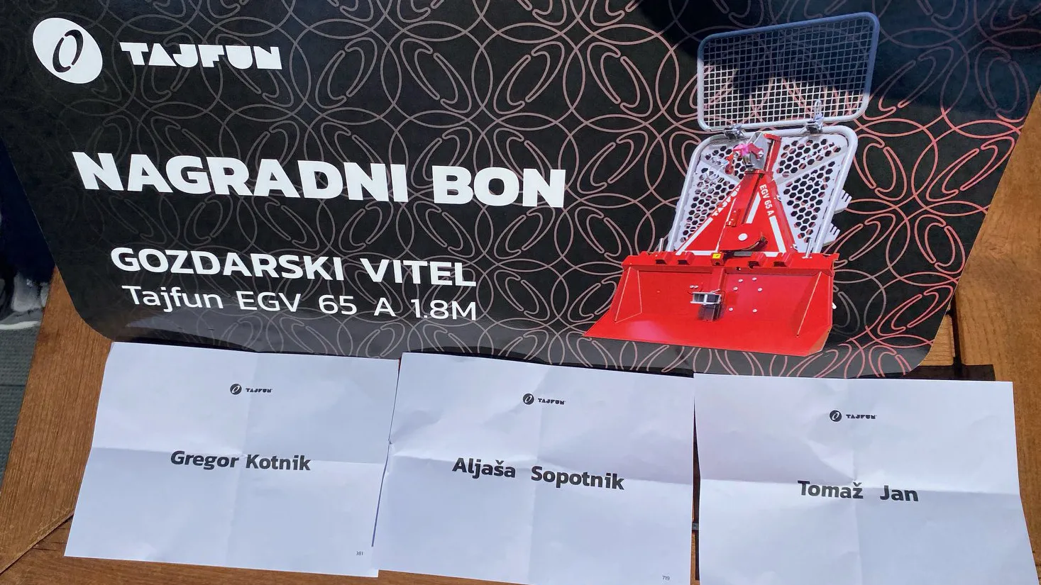 Izžrebanci nagradne igre Osvoji gozdarski vitel Tajfun